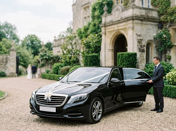 Weddings chauffeur service in Manchester & Liverpool